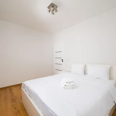 Goclaw Urban Chic By Bookinghost