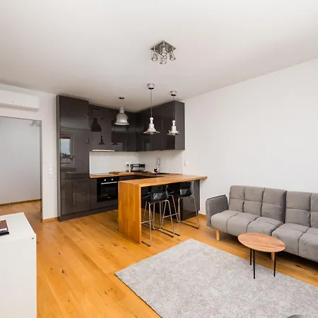 Goclaw Urban Chic By Bookinghost Apartment